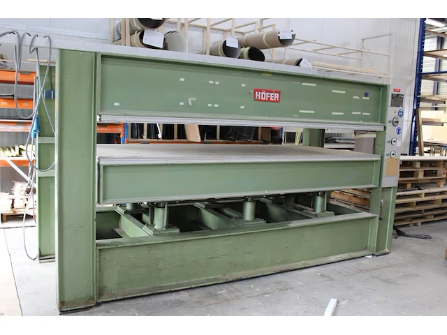 Warmtepers hofer met maximale belastbaarheid 120 ton. bouwjaar onbekend. afmeting 360 x 138 x 191 cm. - afbeelding 2 van  4