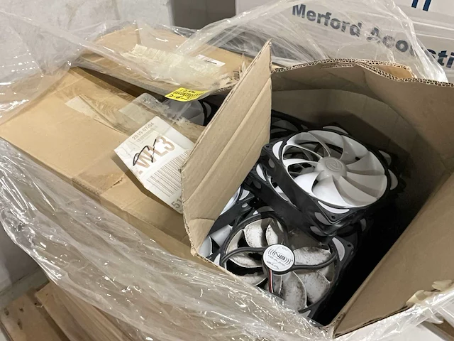 Warmtepomp en partij installatie materiaal - afbeelding 3 van  16