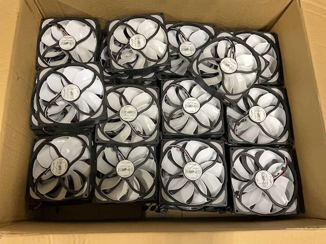 Warmtepomp en partij installatie materiaal - afbeelding 13 van  16