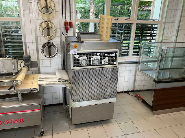 Warner & pfleiderer - multimatic - kleinbroodmachine - afbeelding 1 van  6