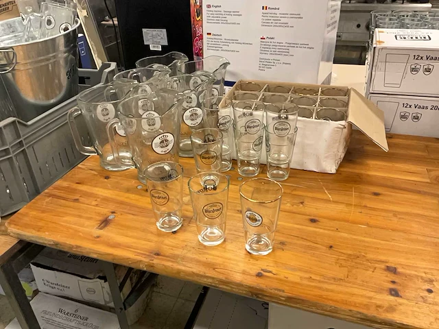 Warsteiner bierpitchers en glazen (26x) - afbeelding 1 van  6