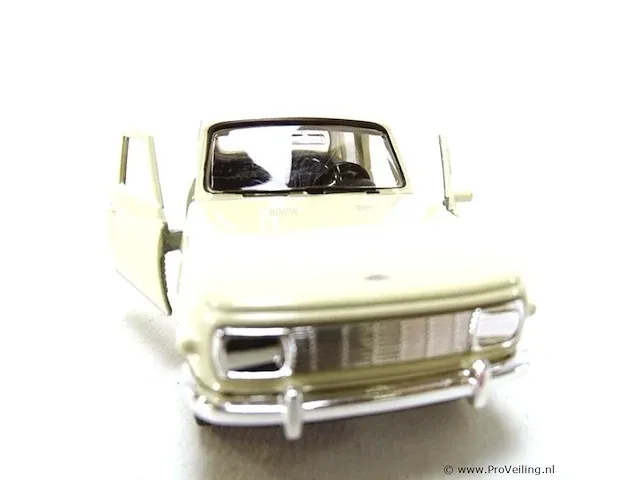 Wartburg 353 beige - afbeelding 3 van  5