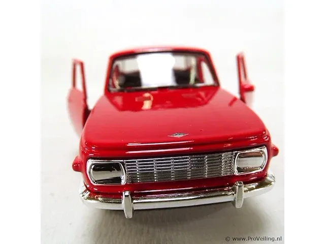 Wartburg 353 rood - afbeelding 4 van  5