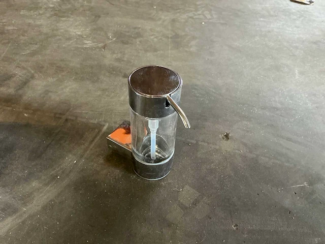 Wasbak met kranen - afbeelding 2 van  5