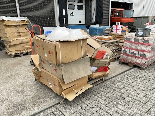 Wasbakken en sanitair benodigdheden - afbeelding 2 van  5