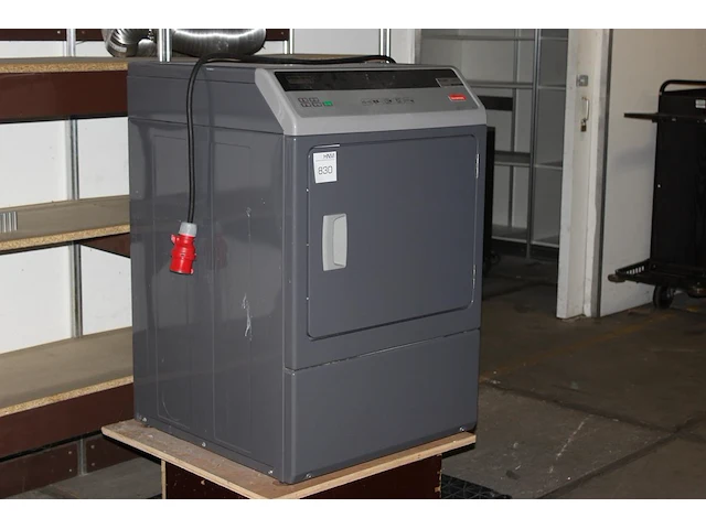 Wasdroger lavamac type lxp1300, 8,2 kilo, 380 volt. afmeting 68 x70 x 103cm. - afbeelding 1 van  2