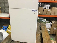 Wastafelkastje + wastafel. - afbeelding 2 van  4