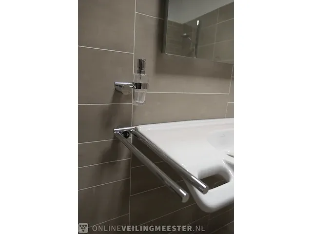 Wastafelset villeroy & boch, glans wit - afbeelding 8 van  18