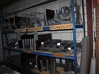 Waterafvoeren w.o. 100% lood, uitlopen, spuwers, ontluchtingskappen, etc. in 13 schappen. - afbeelding 4 van  14