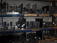 Waterafvoeren w.o. 100% lood, uitlopen, spuwers, ontluchtingskappen, etc. in 13 schappen. - afbeelding 5 van  14