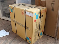 Waterdispenser met bruisend water - afbeelding 1 van  3