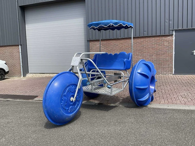 Waterfiets (c) - afbeelding 1 van  7