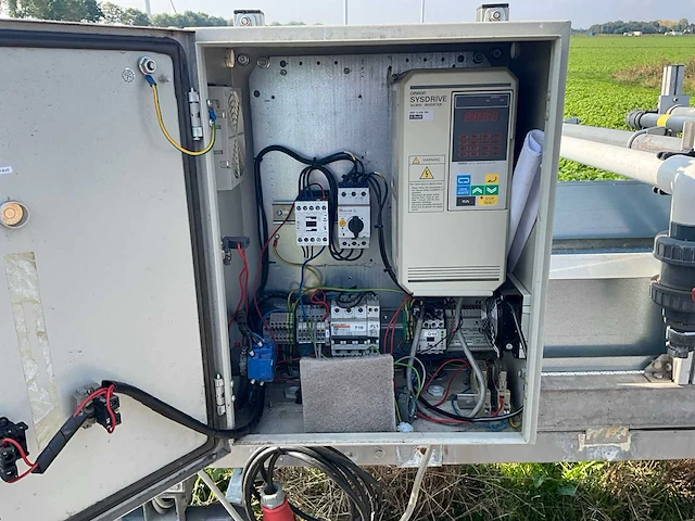 Watergeefmachine - afbeelding 15 van  22