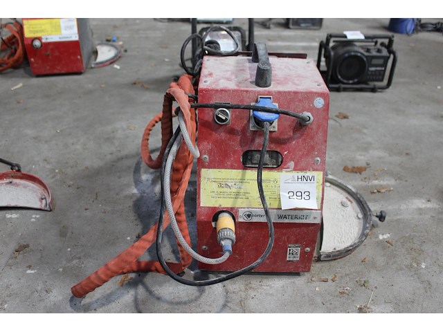 Waterkit porter voor nat slijpen met een haakse slijper. - afbeelding 1 van  1