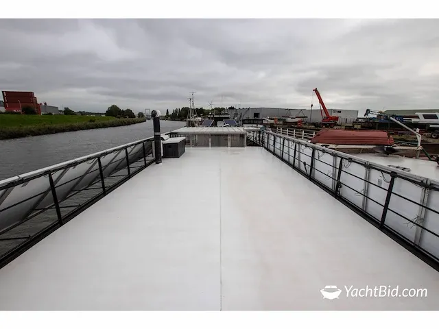Waterloft woonschip 18 meter - motor yacht - afbeelding 4 van  58