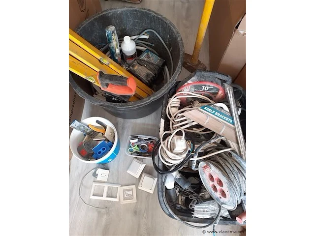 Waterpas en elektrisch gereedschap - afbeelding 1 van  4