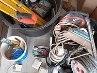 Waterpas en elektrisch gereedschap - afbeelding 1 van  4