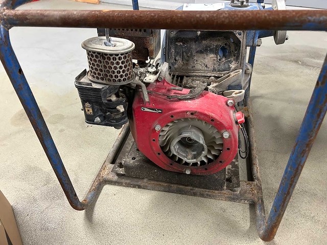 Waterpomp en generator - afbeelding 3 van  7