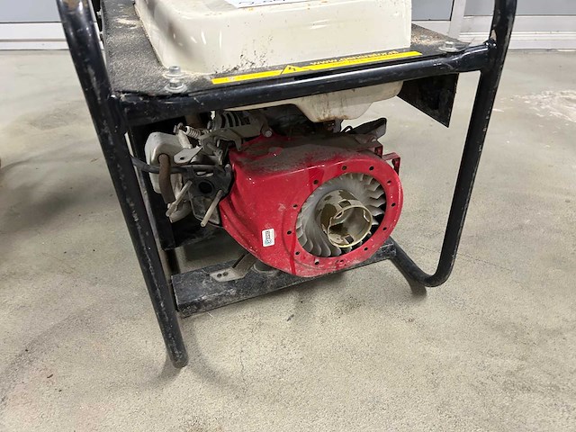 Waterpomp en generator - afbeelding 4 van  7