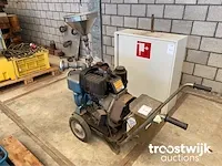 Waterpomp met dieselmotor - afbeelding 1 van  6