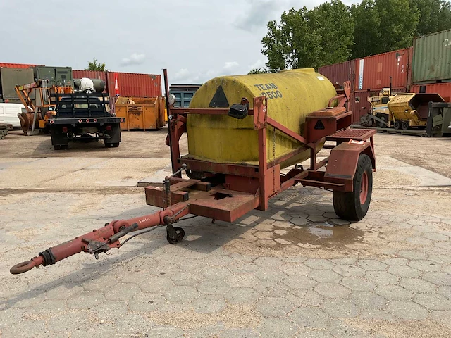 Watertank aanhangwagen - afbeelding 1 van  6