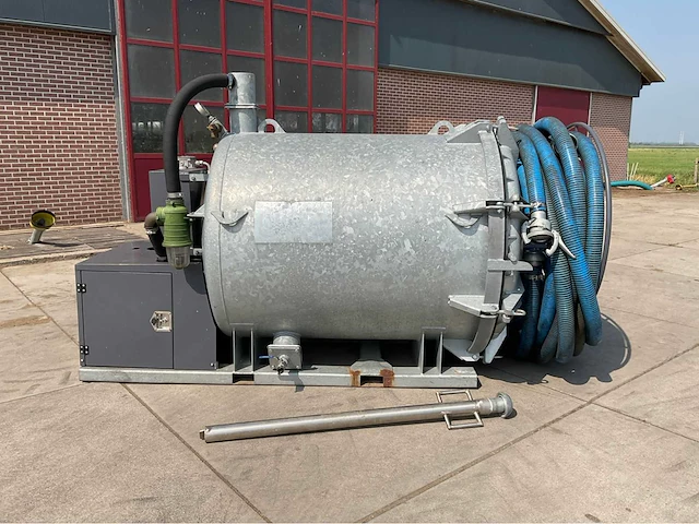 Watertank met vacuümpomp - afbeelding 11 van  17