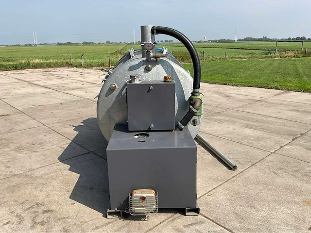 Watertank met vacuümpomp - afbeelding 13 van  17