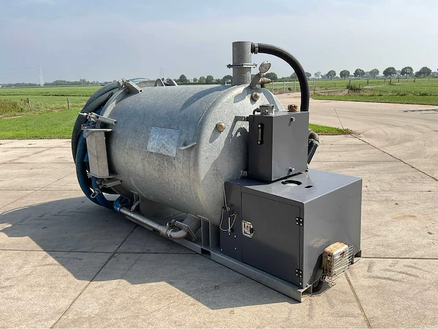 Watertank met vacuümpomp - afbeelding 14 van  17