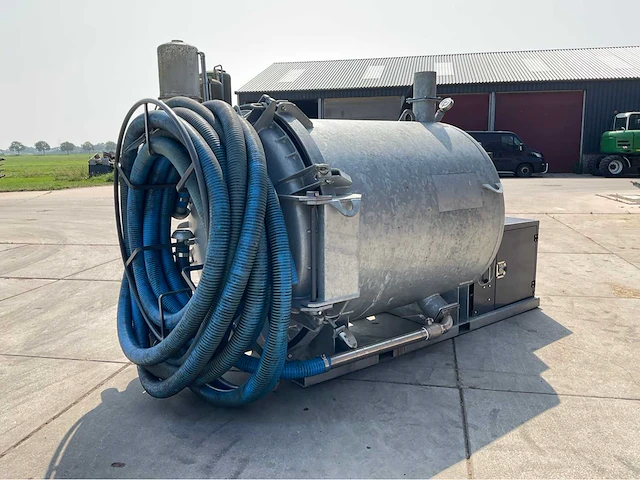 Watertank met vacuümpomp - afbeelding 15 van  17