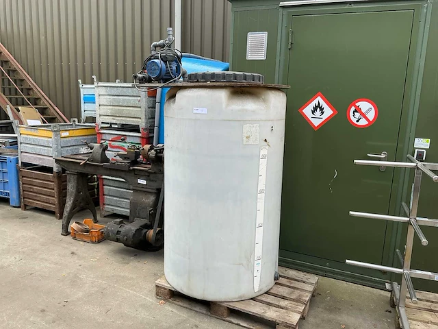 Watertank + pomp - afbeelding 2 van  8