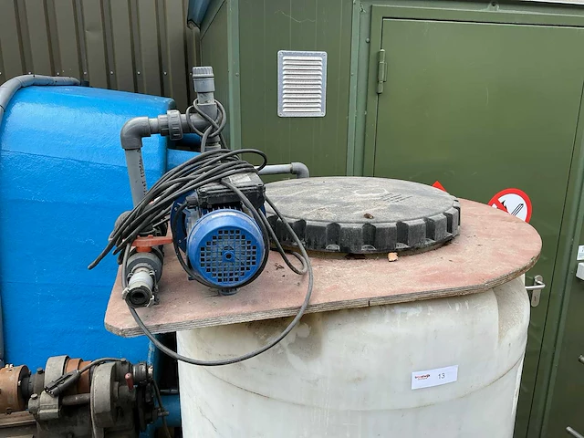Watertank + pomp - afbeelding 3 van  8