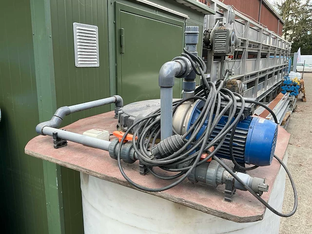 Watertank + pomp - afbeelding 4 van  8