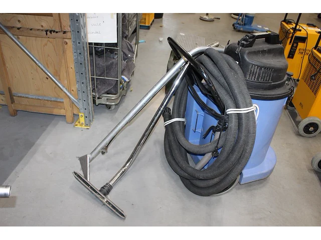 Waterzuiger numatic wvd 1800dh-2 met extra zuigmond. - afbeelding 3 van  3