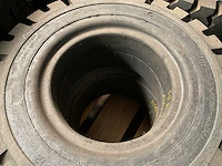 Watts tyre & rubber co heftruck band (4x) - afbeelding 3 van  3