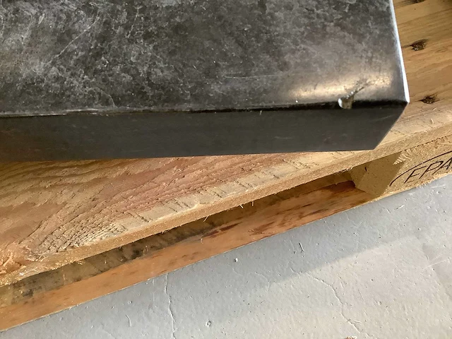 Wb - 39.3768 - meubel wastafel hardsteen met 2 kraangaten. - afbeelding 6 van  7