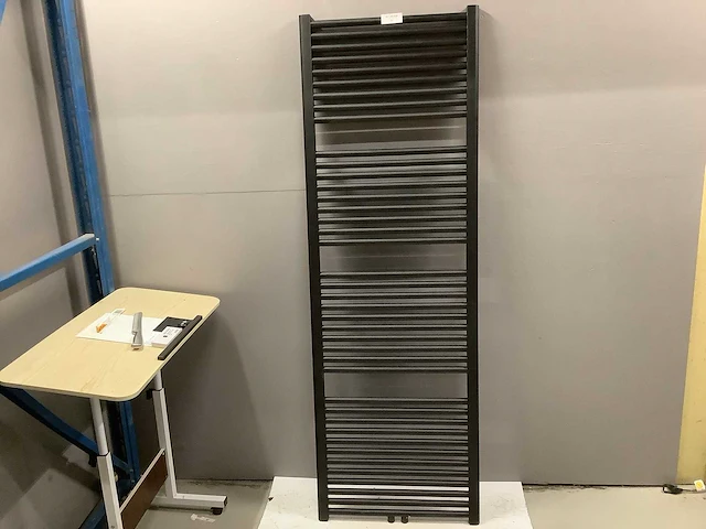 Wb - elara - sierradiator 181,7x60 cm met middenaansluiting - afbeelding 3 van  4
