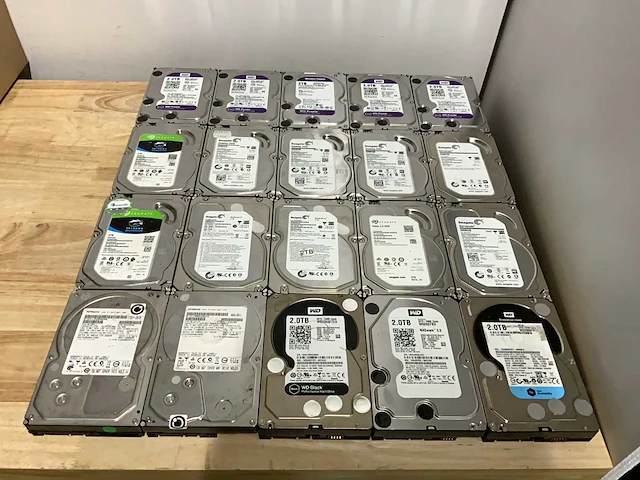 Wd & seagate hdd 3,5” sata 2tb (20x) - afbeelding 1 van  3