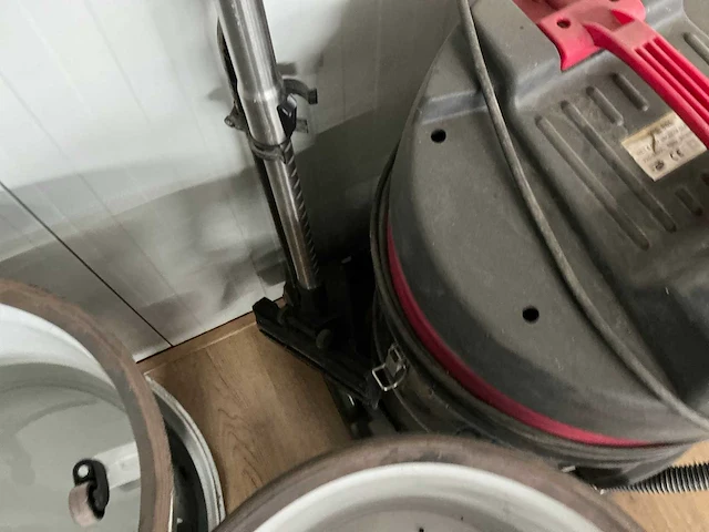 We60l industriële stofzuiger - afbeelding 4 van  6