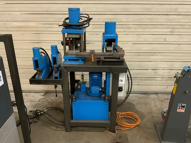 Weber hydraulische ponstafel - afbeelding 2 van  8