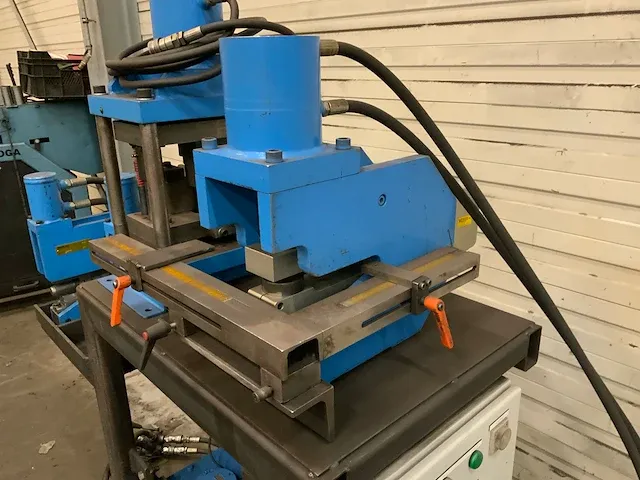Weber hydraulische ponstafel - afbeelding 4 van  8