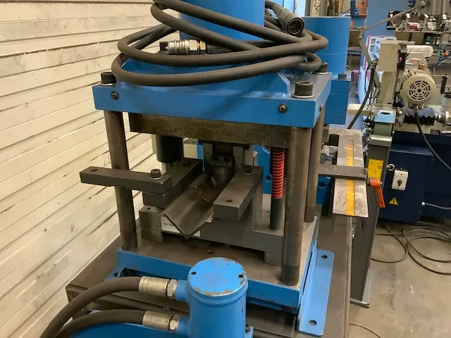 Weber hydraulische ponstafel - afbeelding 5 van  8