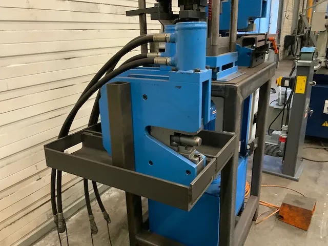 Weber hydraulische ponstafel - afbeelding 6 van  8