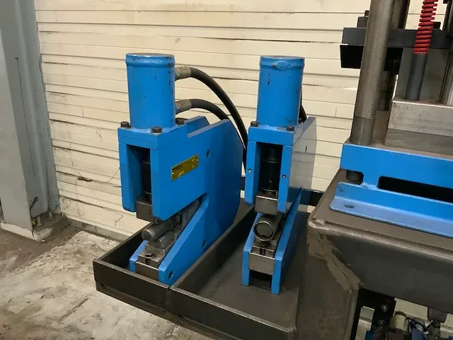 Weber hydraulische ponstafel - afbeelding 7 van  8