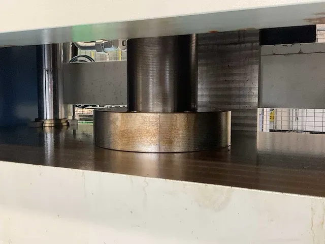 Weber hydraulische v-vormpers (c) - afbeelding 2 van  23