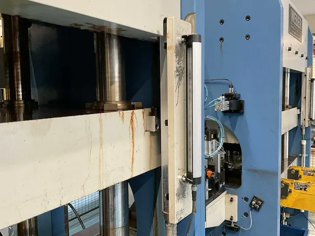 Weber hydraulische v-vormpers (c) - afbeelding 6 van  23