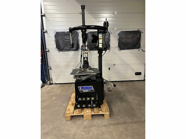 Weber tools - h2024 - tyre changing device - 2022 - afbeelding 1 van  10