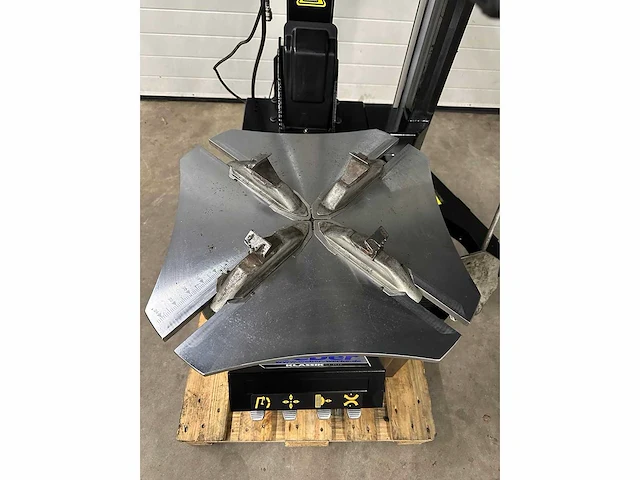 Weber tools - h2024 - tyre changing device - 2022 - afbeelding 3 van  10