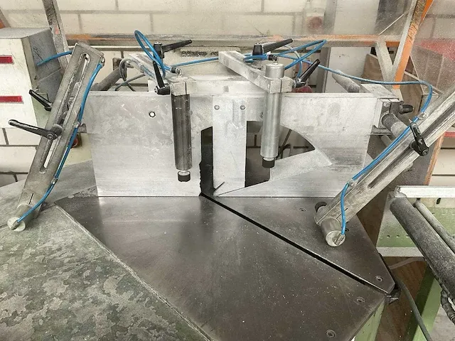 Wecoma - ms 550 - verstekzaagmachine met aan- en afvoertafel - afbeelding 14 van  17
