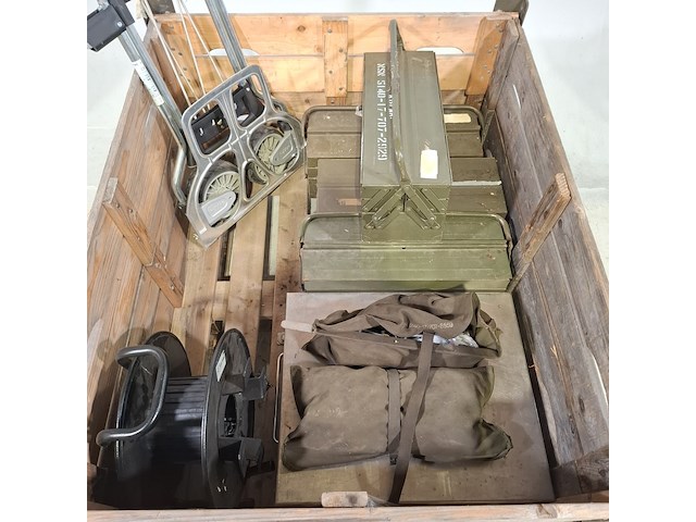 Weegschaal, gereedschap en steekwagen - afbeelding 3 van  10