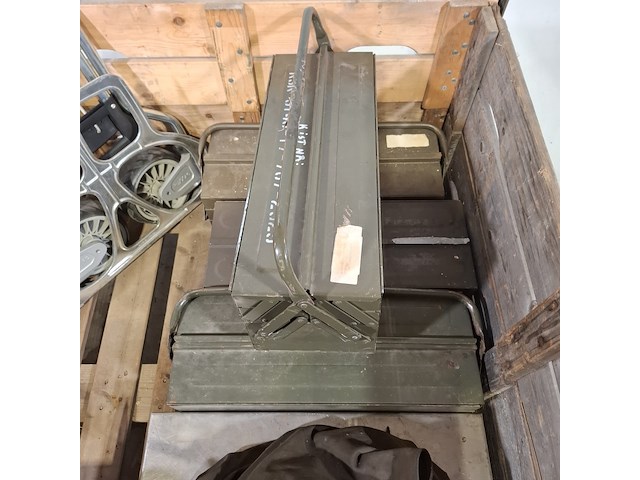 Weegschaal, gereedschap en steekwagen - afbeelding 5 van  10